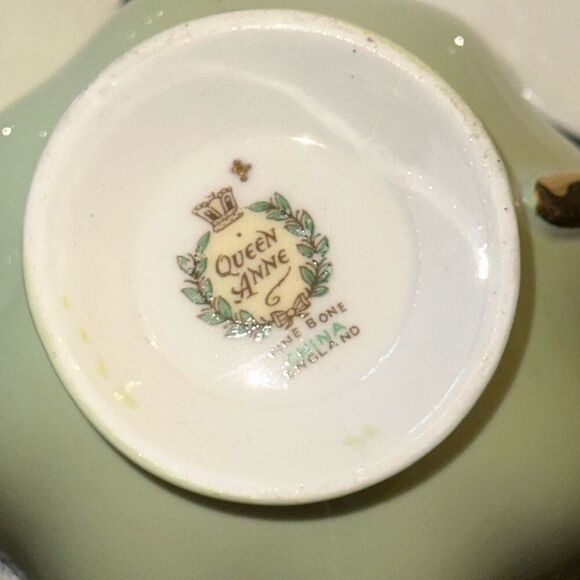 Vintage Queen Anne Fine Bone China Teacup, Saucer, & Tea Plate Trio Pastel green - Picture 8 of 8